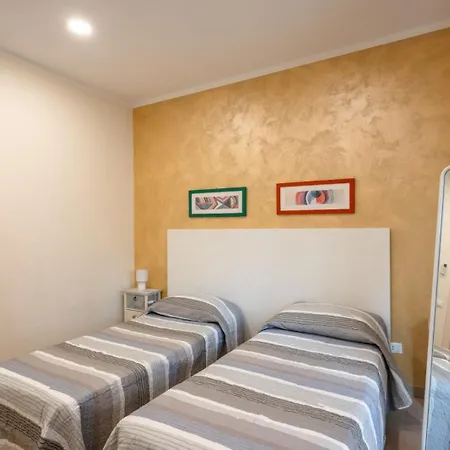 A Due Passi Dal Mare. Civitanova M. Апартаменты Чивитанова-Марке